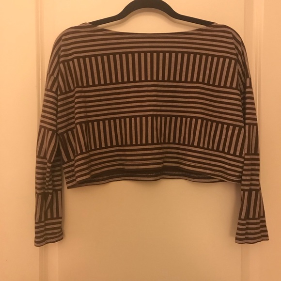 American Apparel off-shoulder long sleeve crop top - Picture 3 of 7